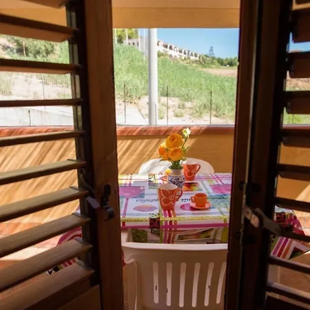 In Mit Grill Und Garten Sciacca